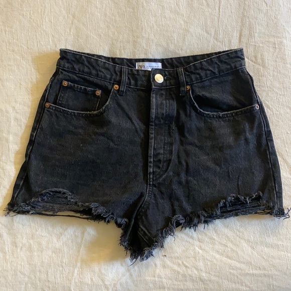 Zara shorts - Picture 3 of 6